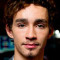Toda la información sobre el actor Robert Sheehan