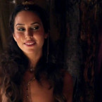Ayse Tezel como Canthara en la serie 'Spartacus'