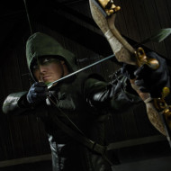 Stephen Amell como Oliver Queen / Arrow