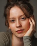 Ficha de Ella Oliphant
