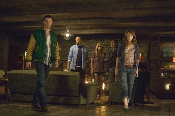 Chris Hemsworth, Jesse Williams, Kristen Connolly, Fran Kranz y Anna Hutchison en 'La cabaña en el bosque' (2012)