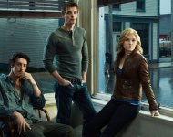 Eric Balfour, Lucas Bryant y Emily Rose en Haven