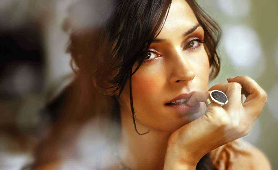 Famke Janssen ficha por la serie Cómo defender a un asesino