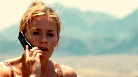 Elisabeth Shue en el remake de Piraña