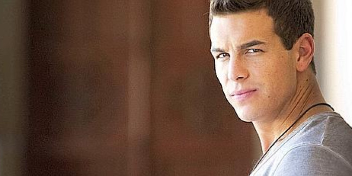 Mario Casas protagonizará la adaptación al cine de Palmeras en la Nieve