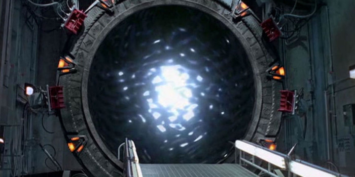 Roland Emmerich dirigirá el reboot de Stargate!