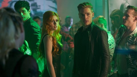 Shadowhunters: La serie distópica es renovada para una tercera temporada