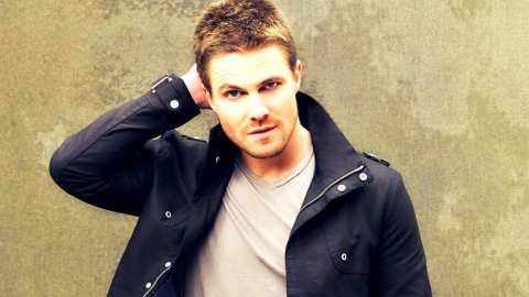 Stephen Amell (Arrow) dará vida a Casey Jones en Ninja Turtles 2!