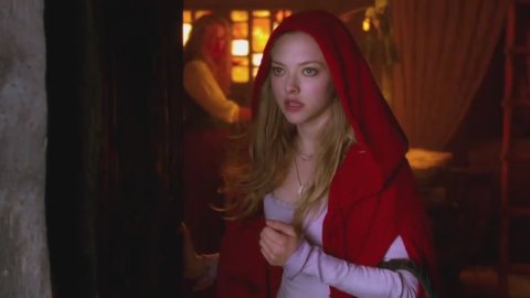 Tráiler en español de Caperucita Roja (Red Riding Hood), con Amanda Seyfried