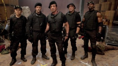 Tráiler en español de Los Mercenarios 2 (The Expendables 2)